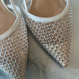 Sapato plano Lolacruz em pele branca com rede e strass