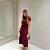 Conjunto Cecilia Prado de blusa e saia em malha com nervuras bordeaux