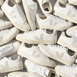 Zapatillas Veja blancas con logo gris | Campo sin cromo